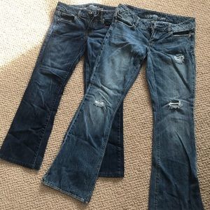 2 pairs of AE jeans.